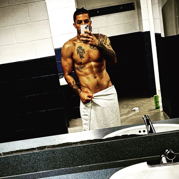 Meet your Posher, Jimmy - Picture 1 of 17